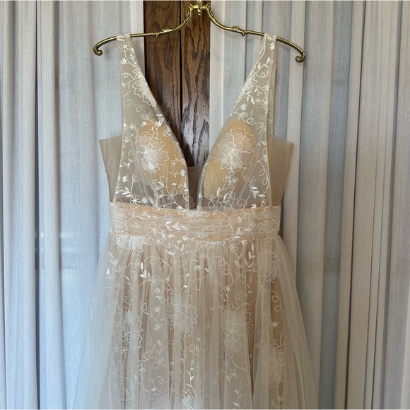 Hebeos White Nude A-line Appliqué Tulle Illusion Princess Wedding Gown - Picture 4 of 16